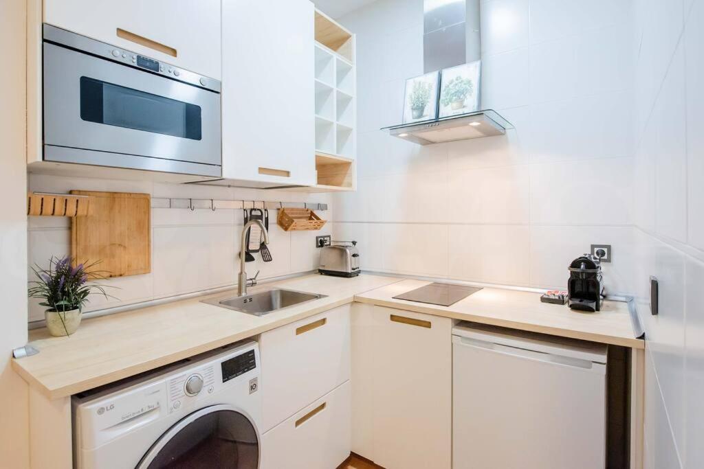 Relaxing Apartment With Parking In The Center By Rems Màlaga Exteriér fotografie