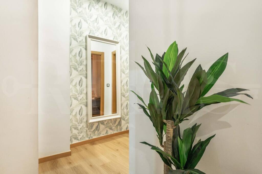 Relaxing Apartment With Parking In The Center By Rems Màlaga Exteriér fotografie